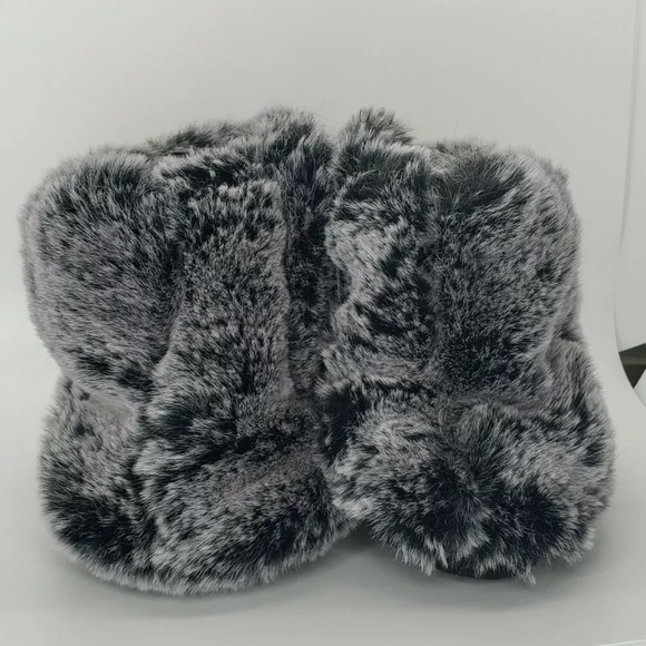 Super Soft Gray Fuzzy Kids Bootie Slippers - Picture 4 of 7